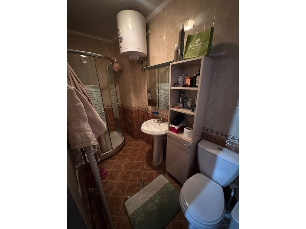 Shitet, Apartament 3+1+2+Verande, Ali Dem, Tiranë.