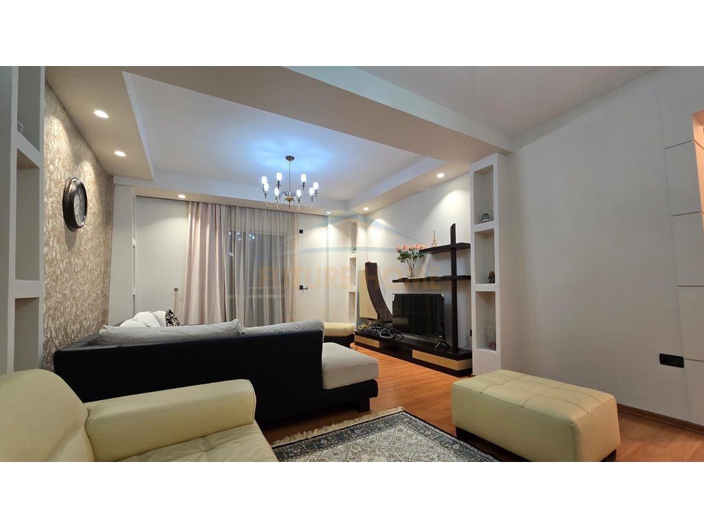 For sale, Apartment 3+1+3, 29 Nentori Neighborhood, Fier.