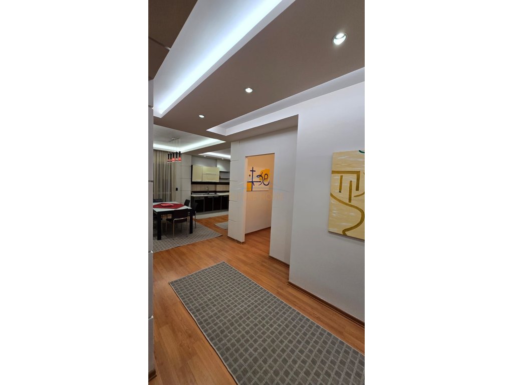 For sale, Apartment 3+1+3, 29 Nentori Neighborhood, Fier.