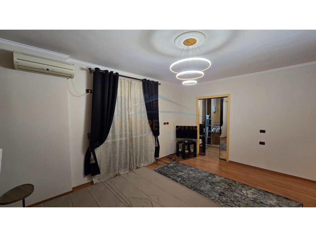 For sale, Apartment 3+1+3, 29 Nentori Neighborhood, Fier.