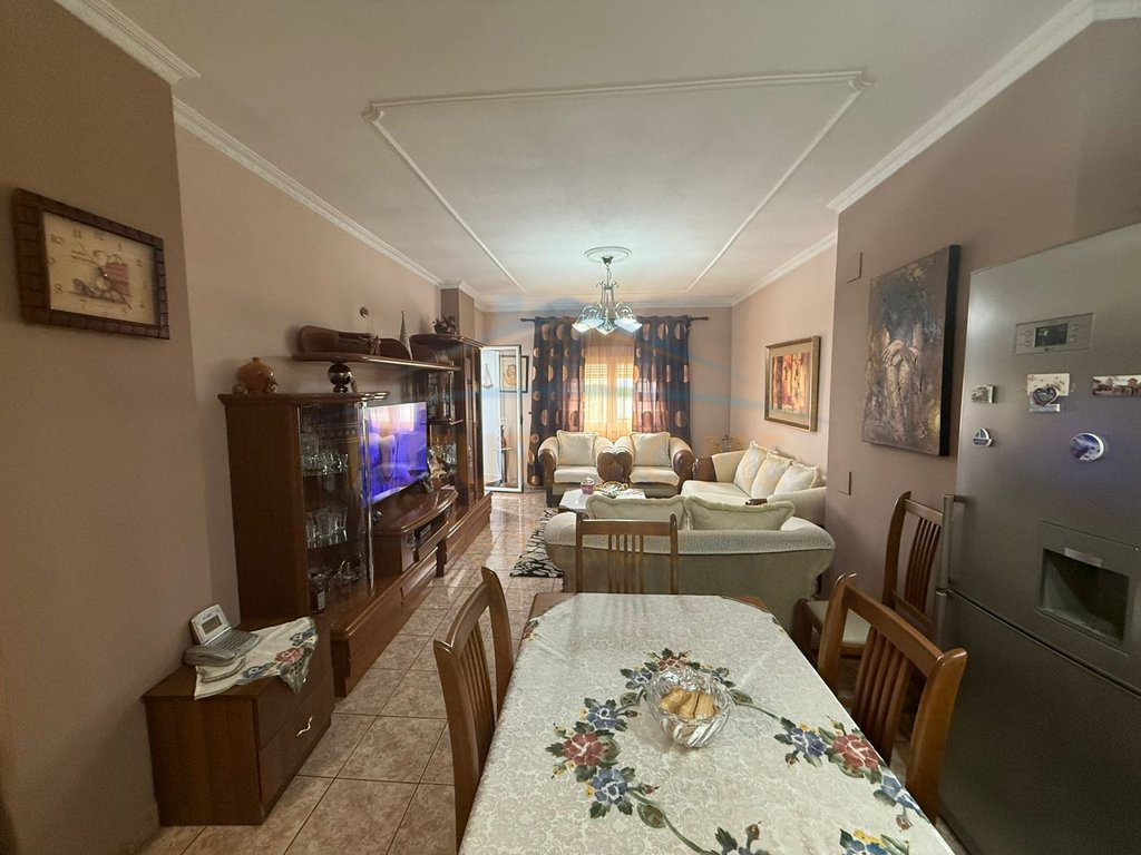 For sale, 3+1 Apartment, Educational Directorate, Korça.