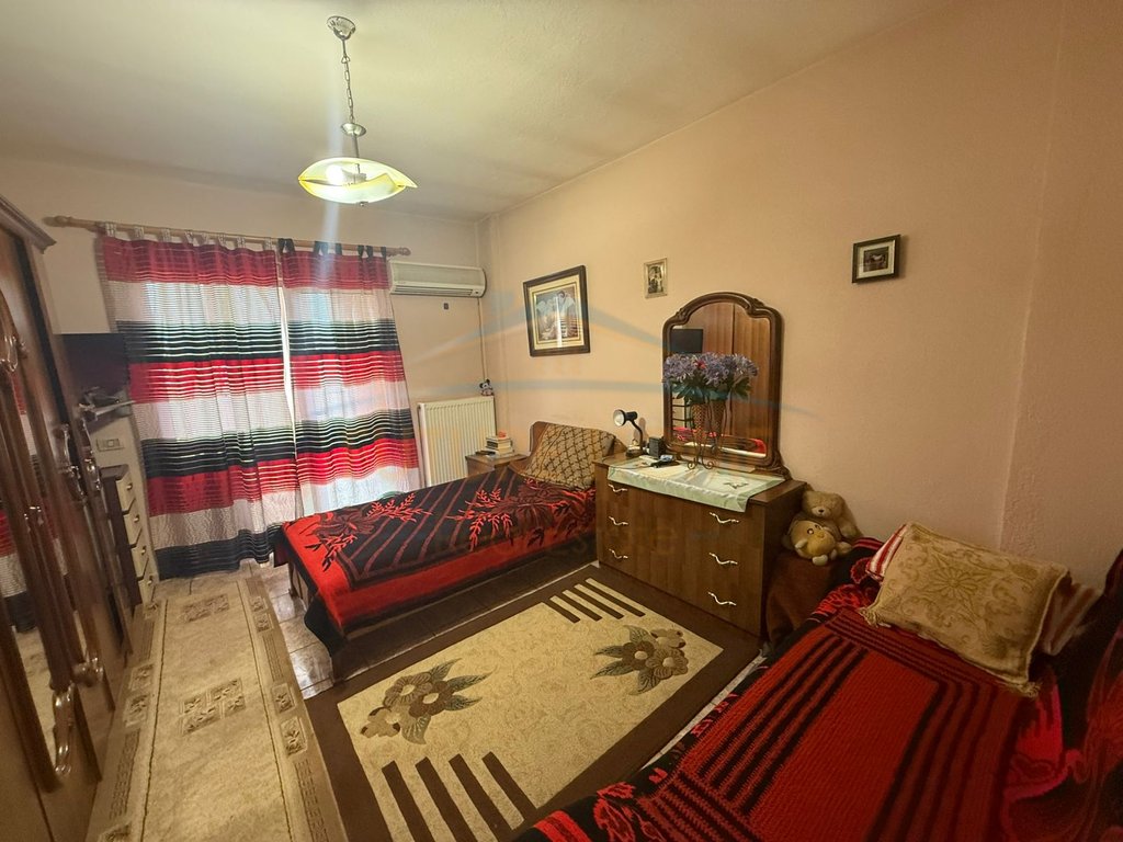 For sale, 3+1 Apartment, Educational Directorate, Korça.