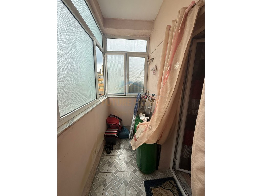 For sale, 3+1 Apartment, Educational Directorate, Korça.