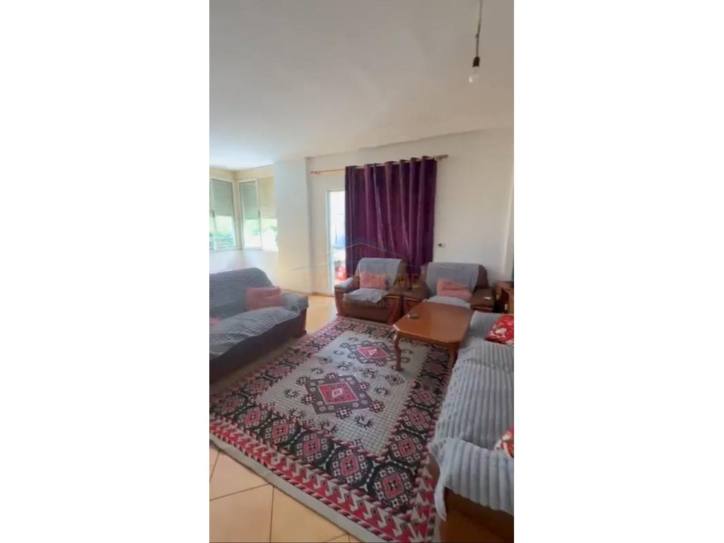 Shitet, Apartament 3+1, Fresku, Tiranë.