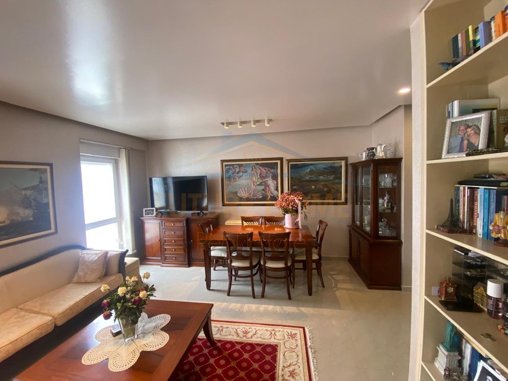 For sale, 3+1 Apartment, "Kontakt" Complex, 21 Dhjetori