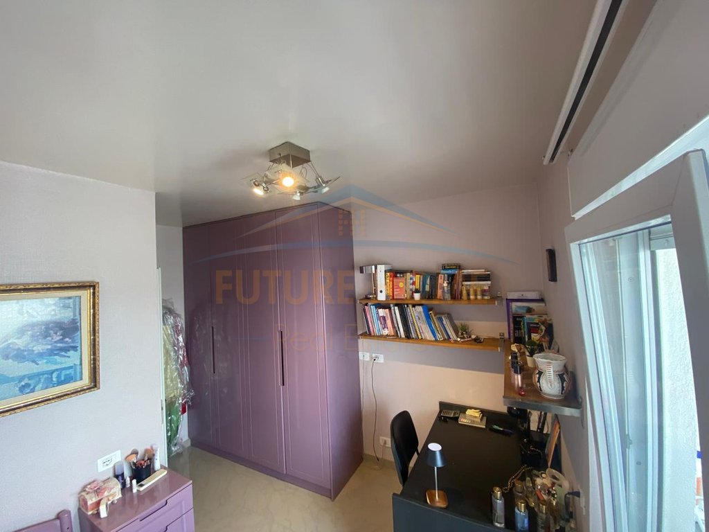 For sale, 3+1 Apartment, "Kontakt" Complex, 21 Dhjetori