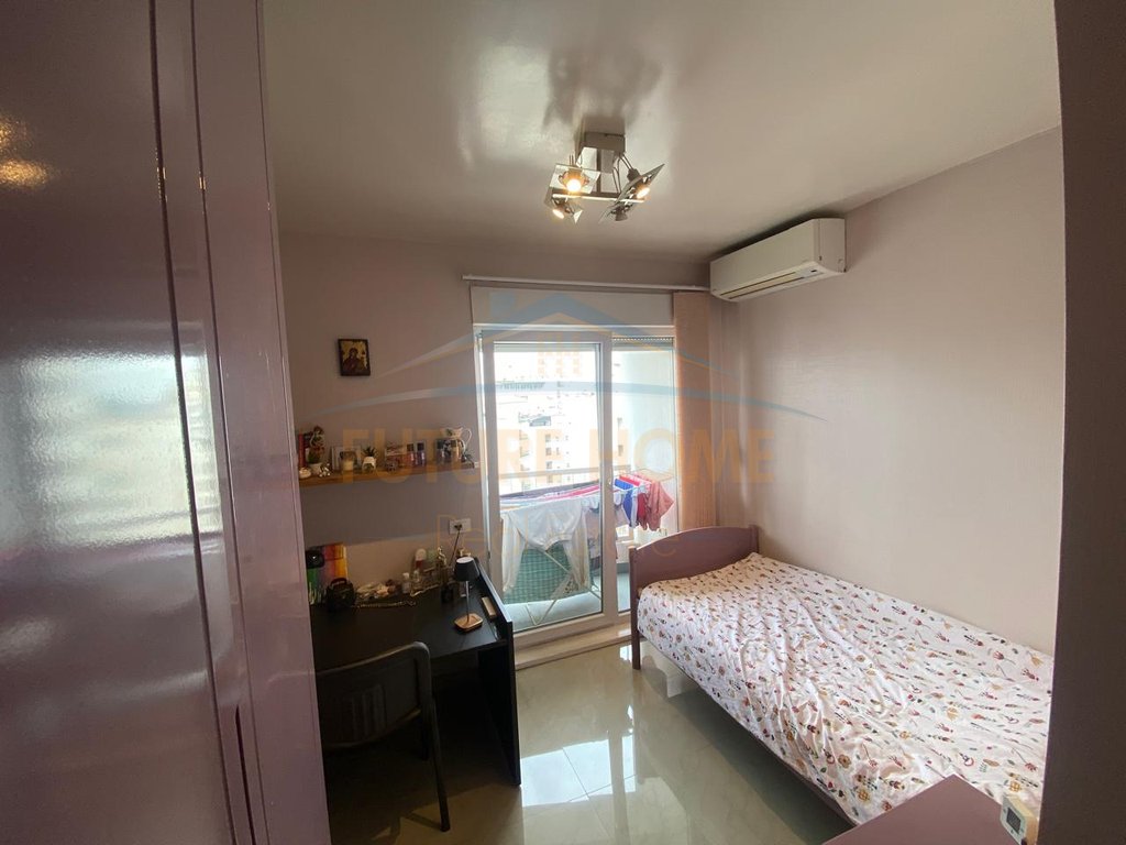 For sale, 3+1 Apartment, "Kontakt" Complex, 21 Dhjetori