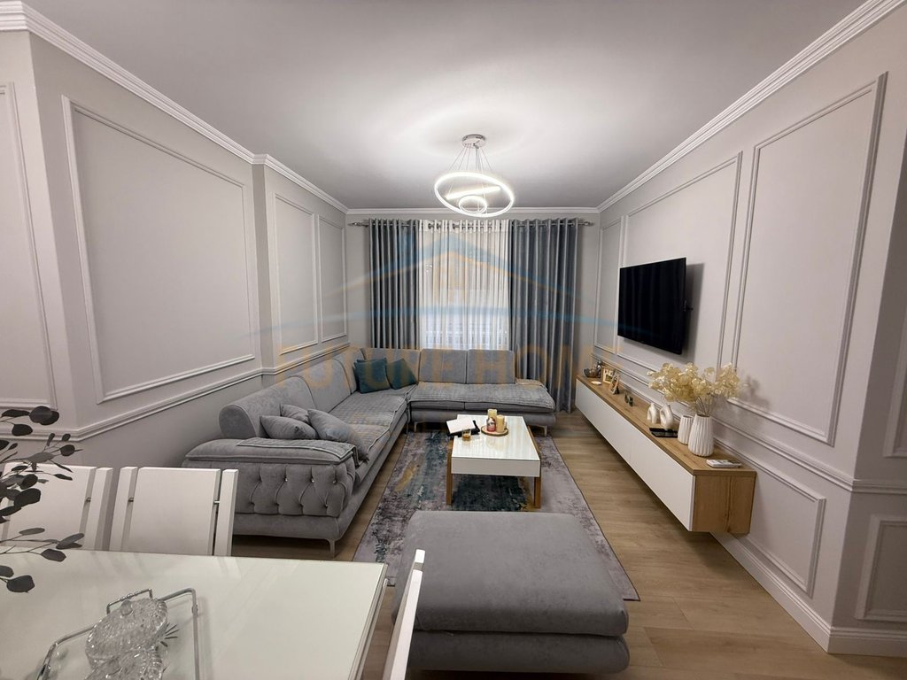 For sale, 3+1 Apartment, Neighborhood 18, Korçë.