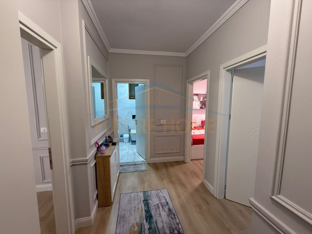 For sale, 3+1 Apartment, Neighborhood 18, Korçë.