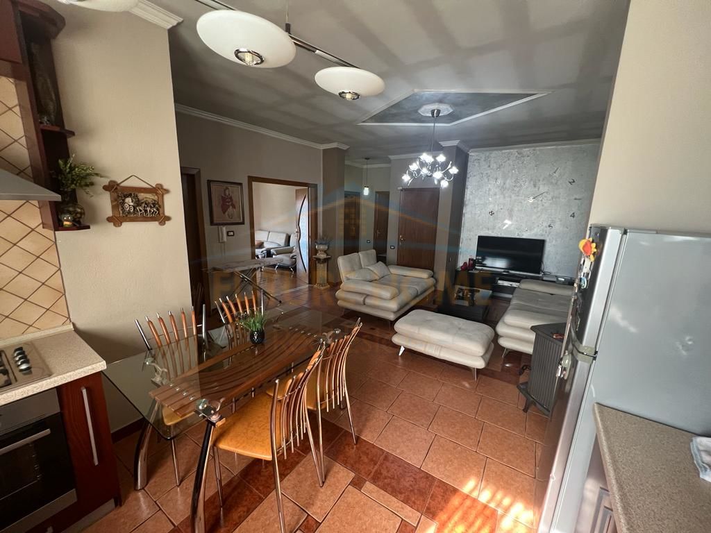 For Sale, Apartment 3+1, Neighborhood 7, Korça