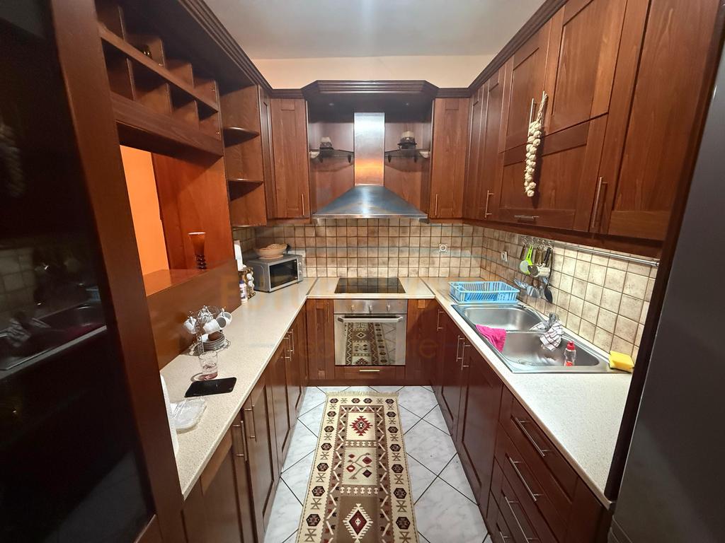 For sale, Apartment 3+1+Parking Space, Neighborhood 14, Korçë