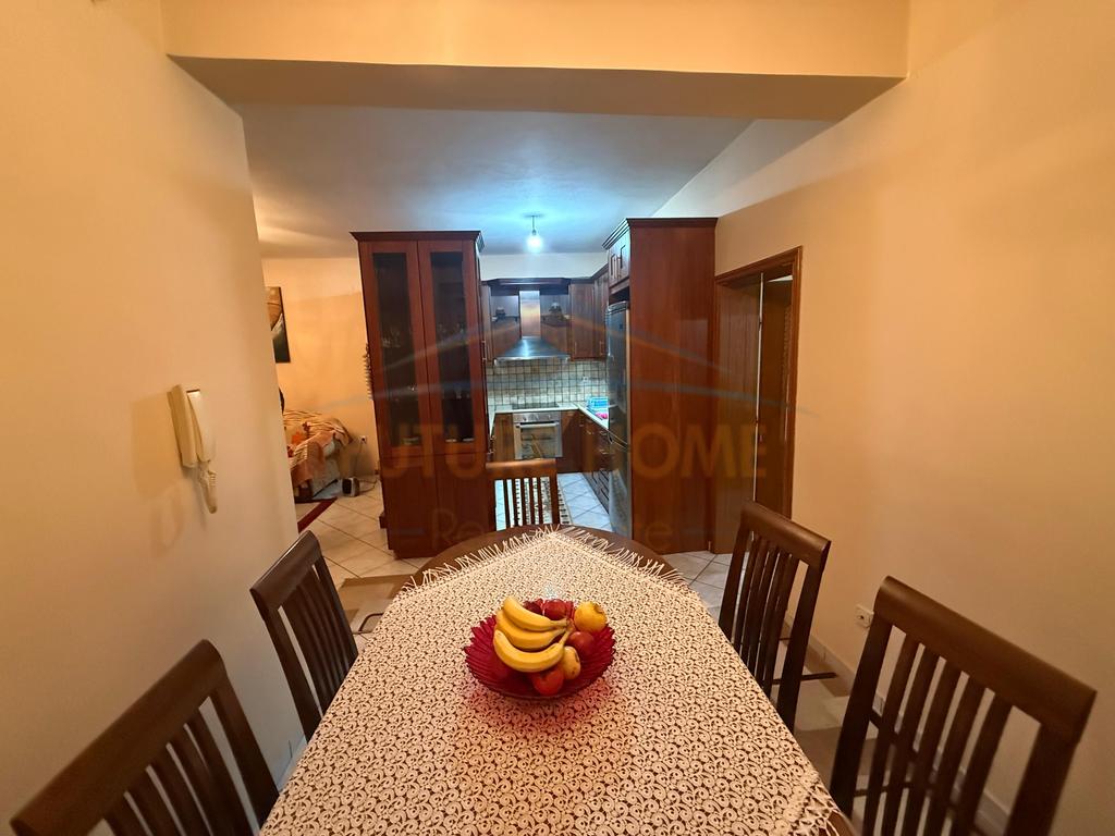 For sale, Apartment 3+1+Parking Space, Neighborhood 14, Korçë