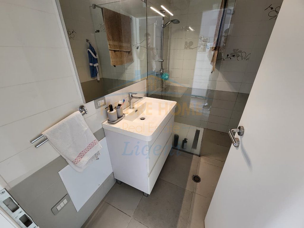 For sale, Apartment 3+1+2, Dry Lake, Tirana.