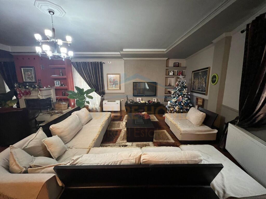 For sale, Duplex Apartment, Neighborhood 18, Korça