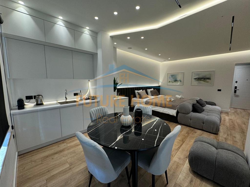 Shitet, Apartament-Studio, Sheshi Willson, Tiranë!!