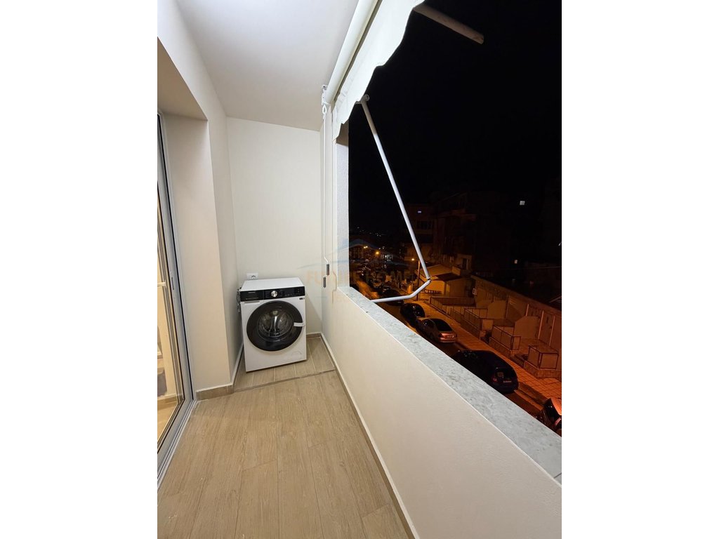 For sale, 1+1 Apartment Flamurit Street, Sarande