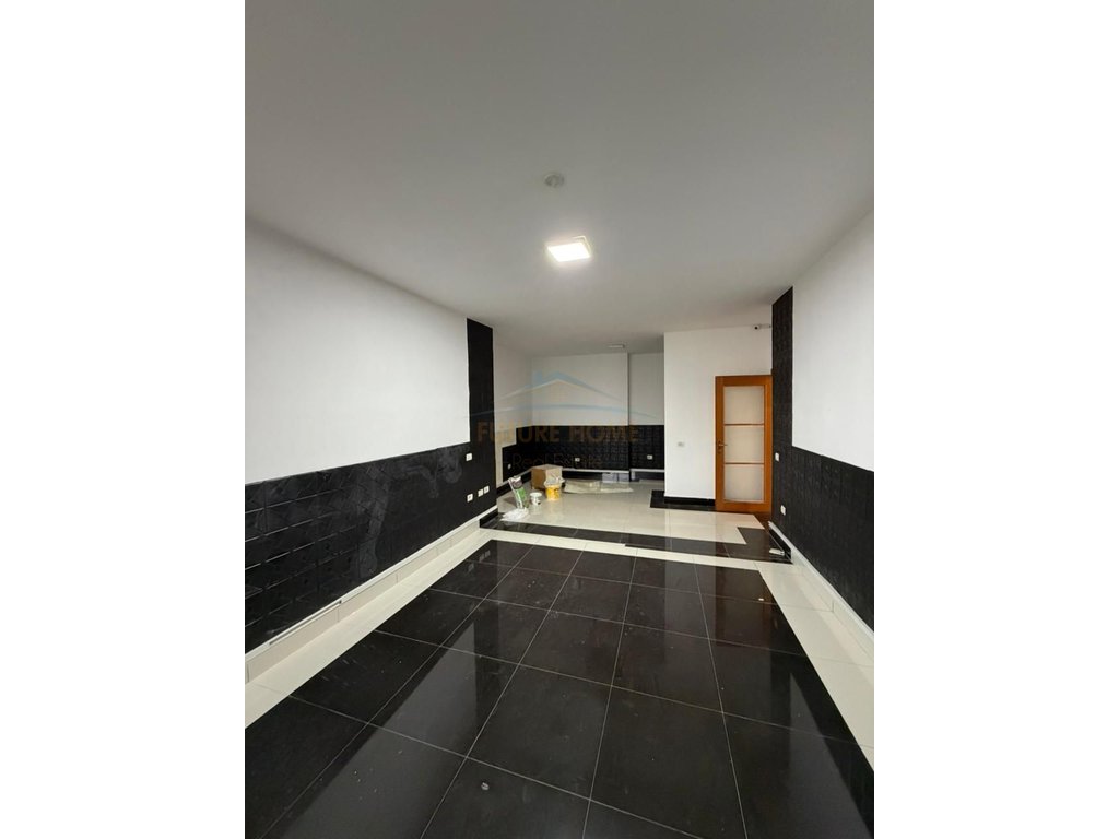 For sale, Apartment 2+1, Rruga e Kavajës, Tirana.