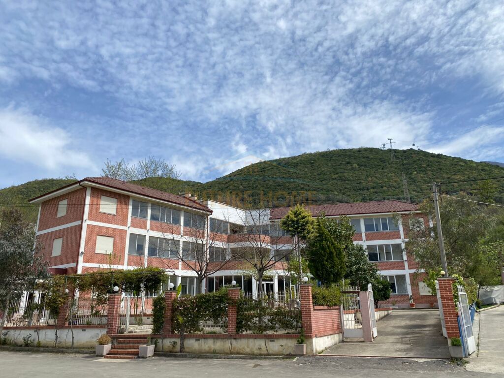 For sale, Bar Restaurant/Hotel, edge of Linze Lake.