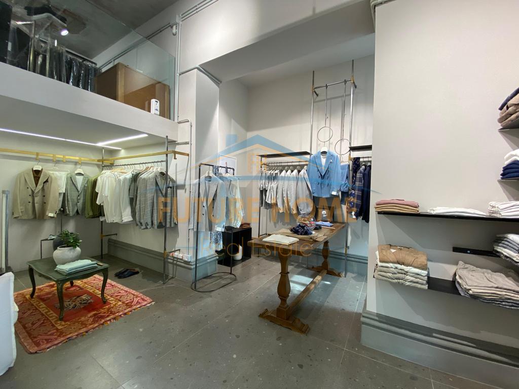 Shitet, Biznes-Butik, Bulevardi Zogu I