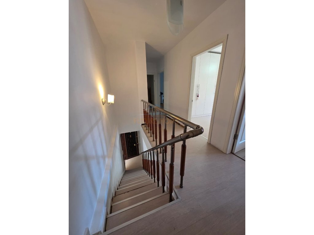 For sale, Duplex 3+1+3+Verandas, Blloku, Gintash, Tirana.