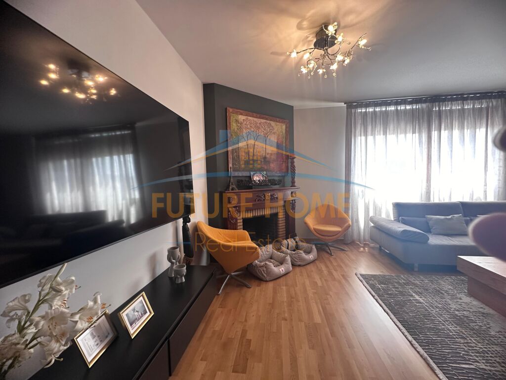 For sale, Duplex 3+1+3, Willson Square
