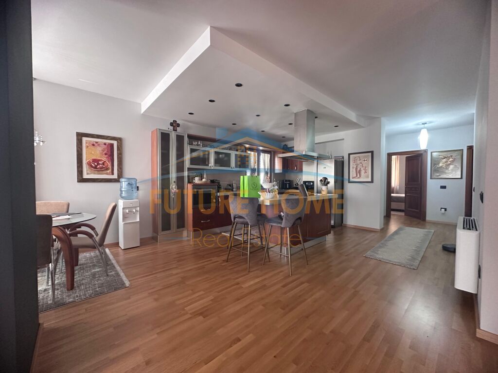For sale, Duplex 3+1+3, Willson Square