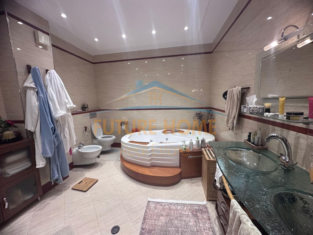 For sale, Duplex 3+1+3, Willson Square