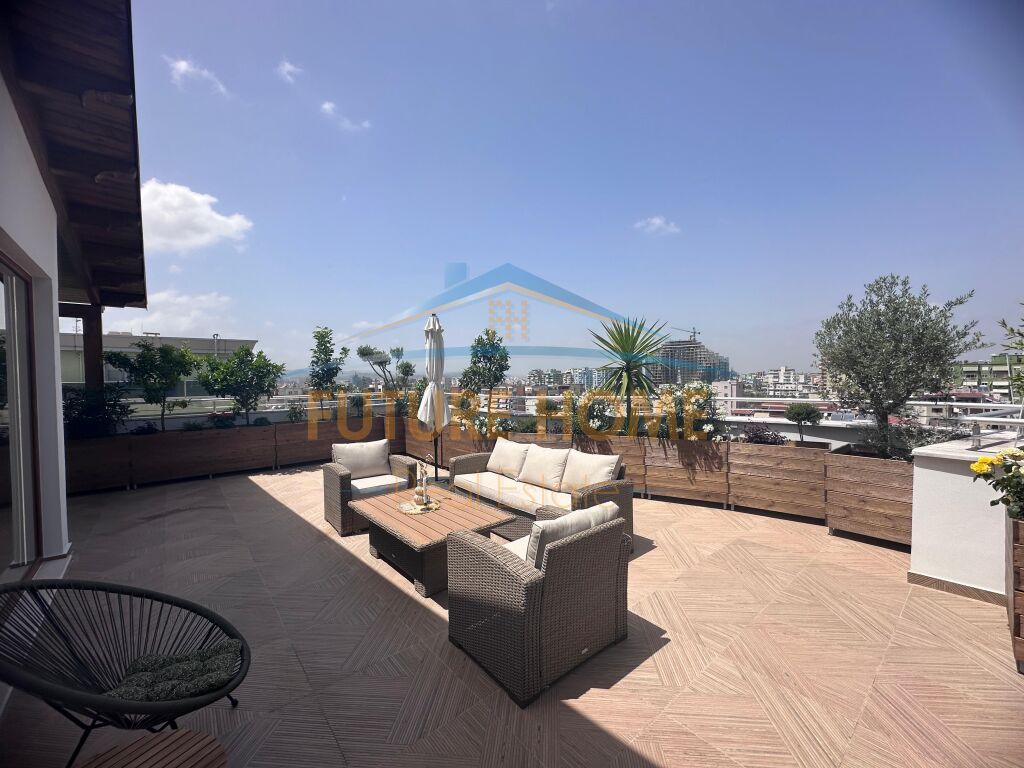 For sale, Duplex 3+1+3, Willson Square