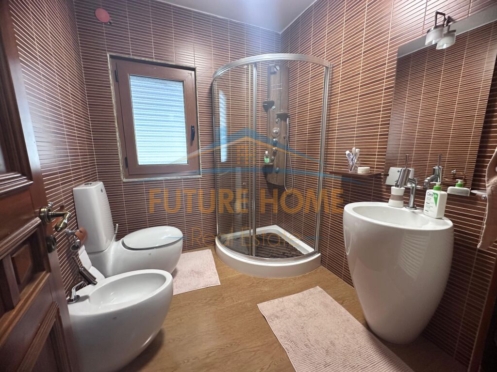 For sale, Duplex 3+1+3, Willson Square