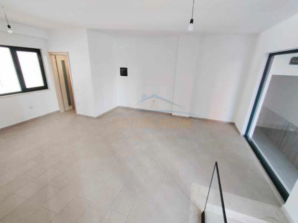 Shitet, Dyqan, Green City Residence, Tiranë.