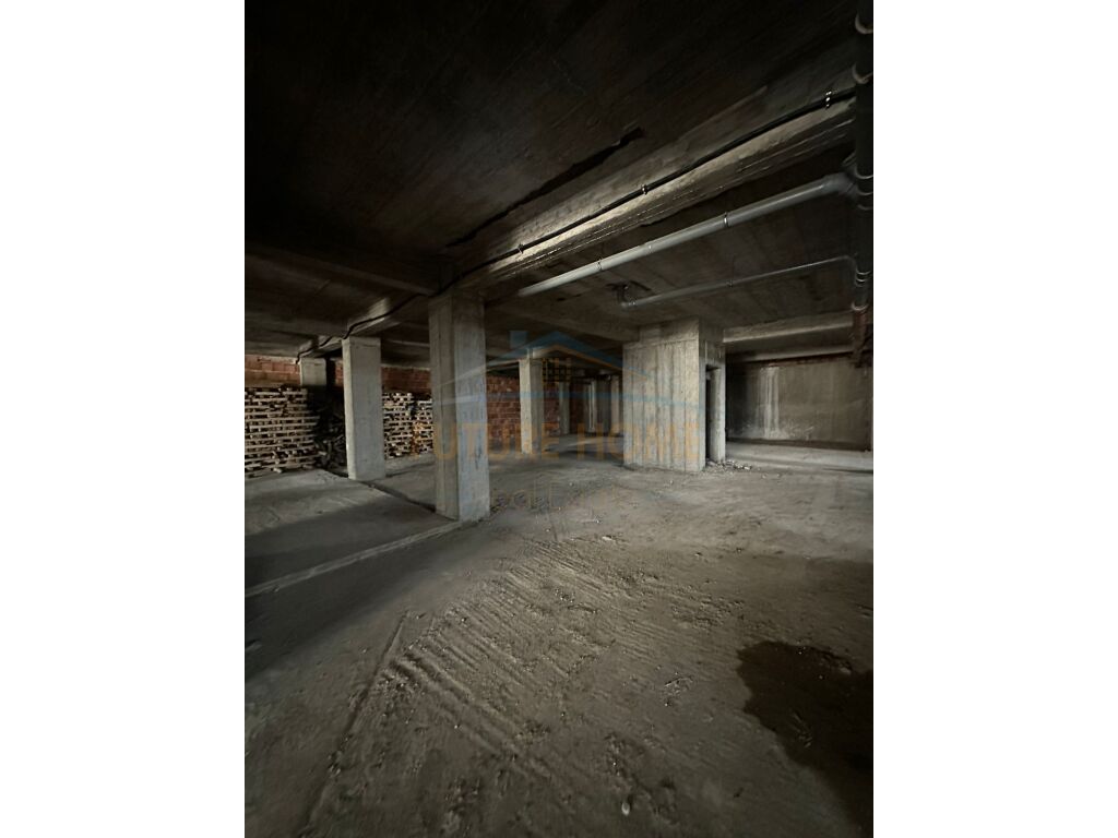 For sale, Garage, in Mezez
