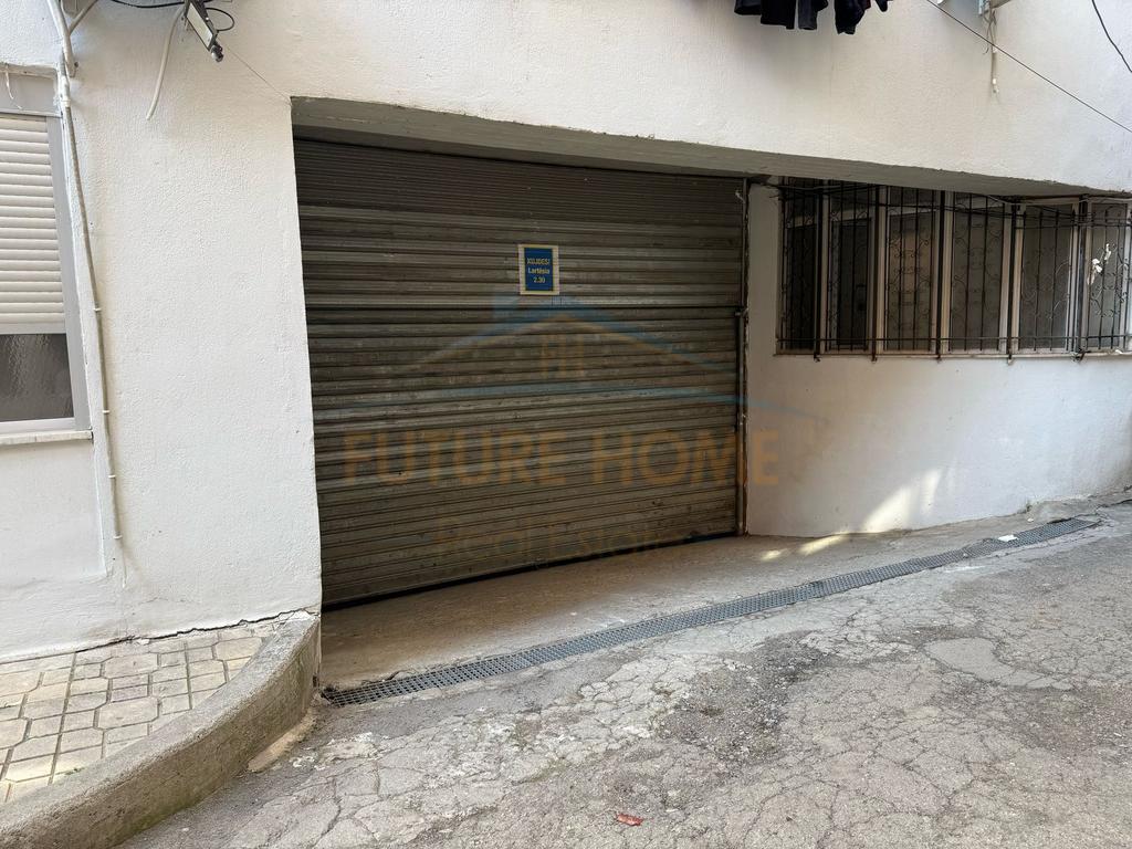 For Sale, Garage, Triangle, Korça