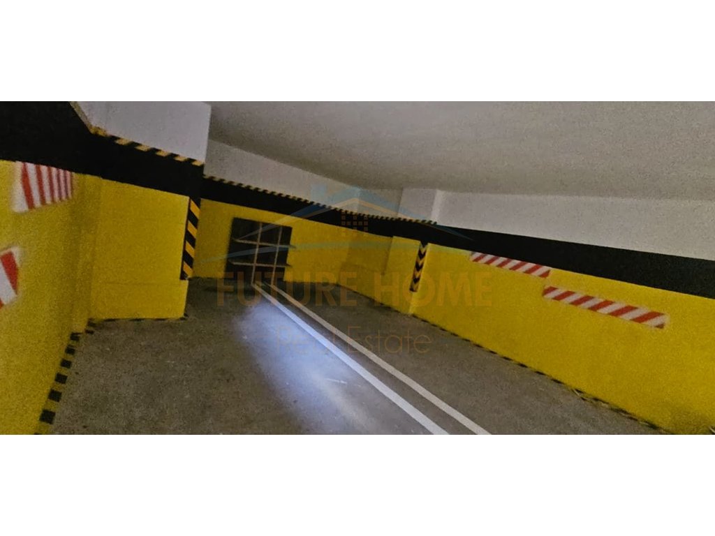 Shitet Garazhd Lagja 4 , Durres