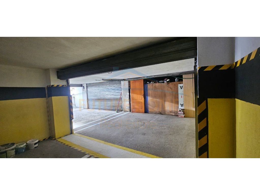 Shitet Garazhd Lagja 4 , Durres