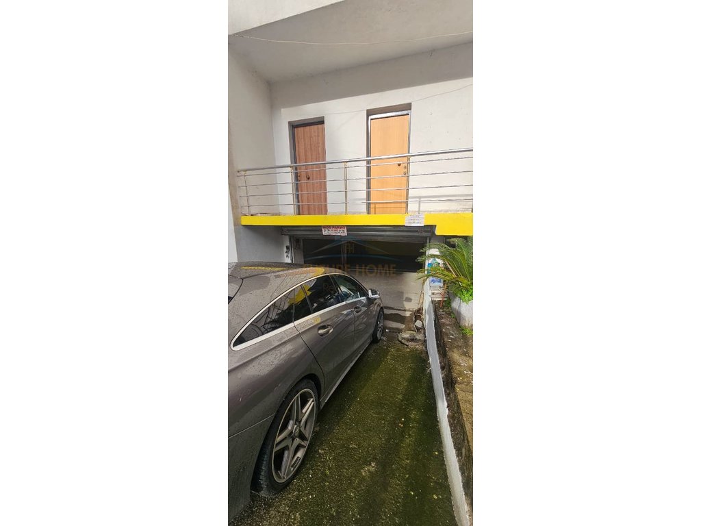 Shitet Garazhd Lagja 4 , Durres