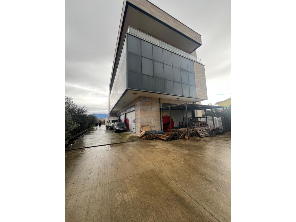 For sale, Business premises, Rinas