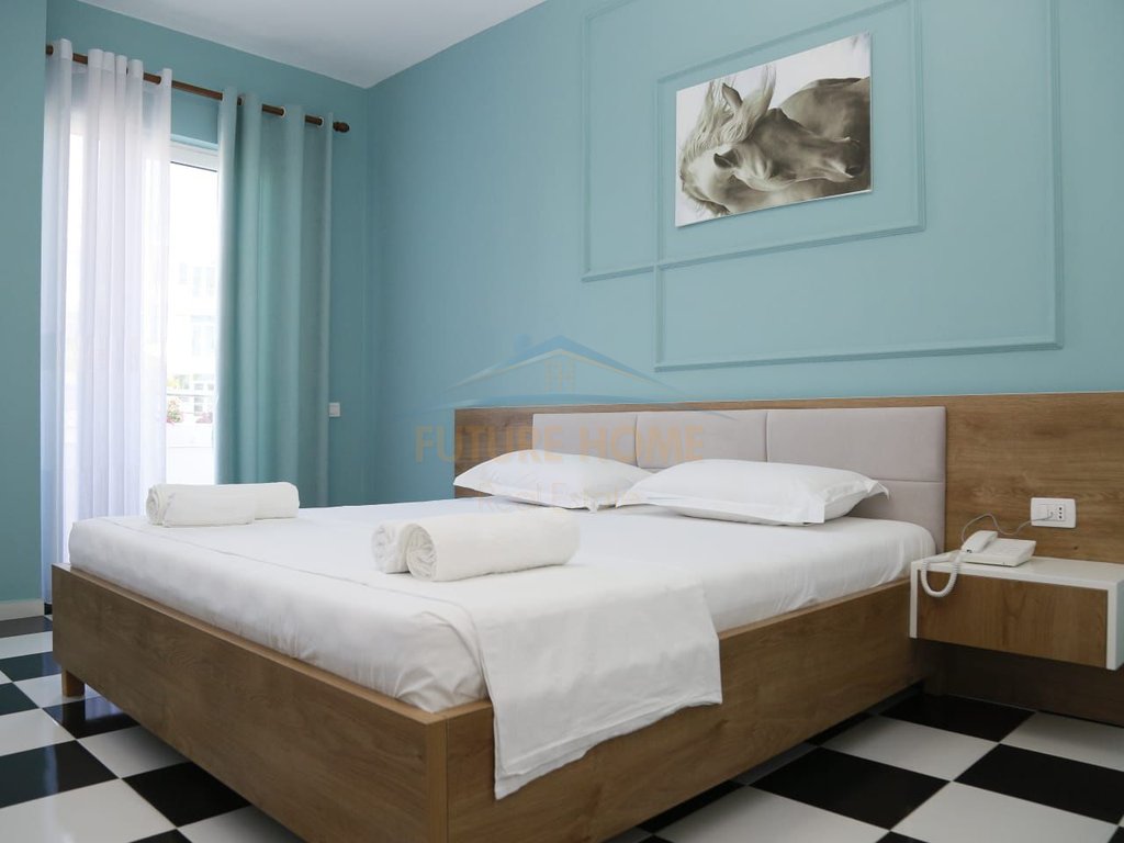 For sale, Hotel, Golem