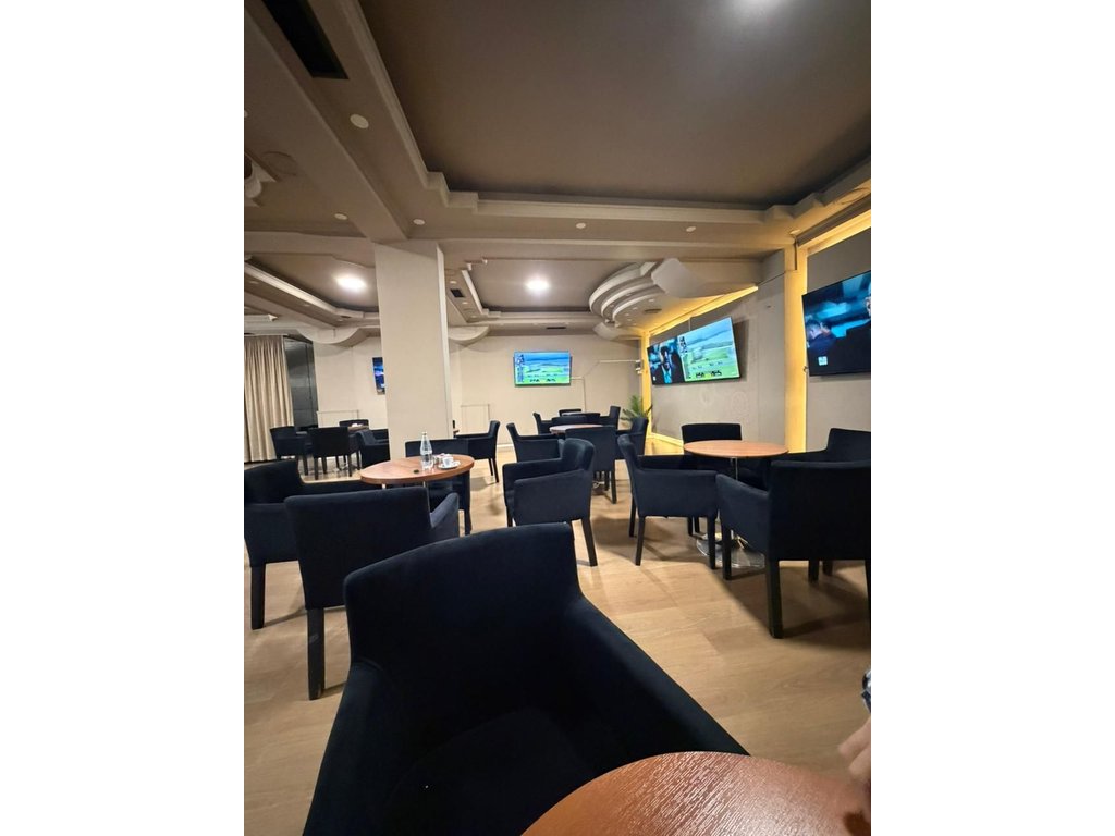 Shitet, Hotel, Misto Mame, Tirane