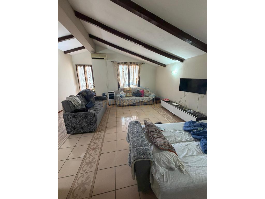 For sale, 3rd floor of a private house, near Kazazi, Durrës
