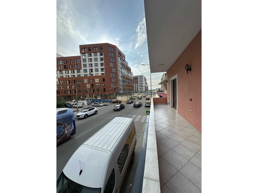 For sale, 2-storey building, Fratari Complex, Unaza e Re.