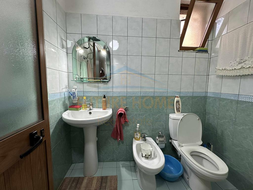 For sale, 2-storey building, Fratari Complex, Unaza e Re.