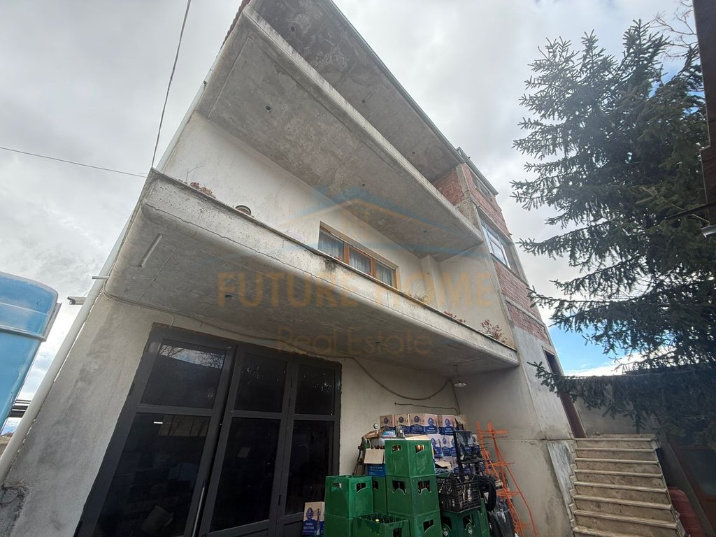 For sale, 3-Storey Building (Residential Unit + Factory), Neighborhood 3, Korçë