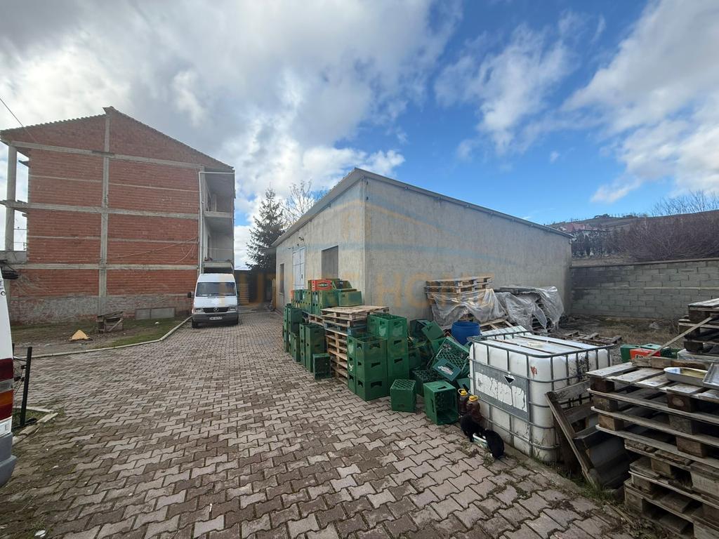 For sale, 3-Storey Building (Residential Unit + Factory), Neighborhood 3, Korçë