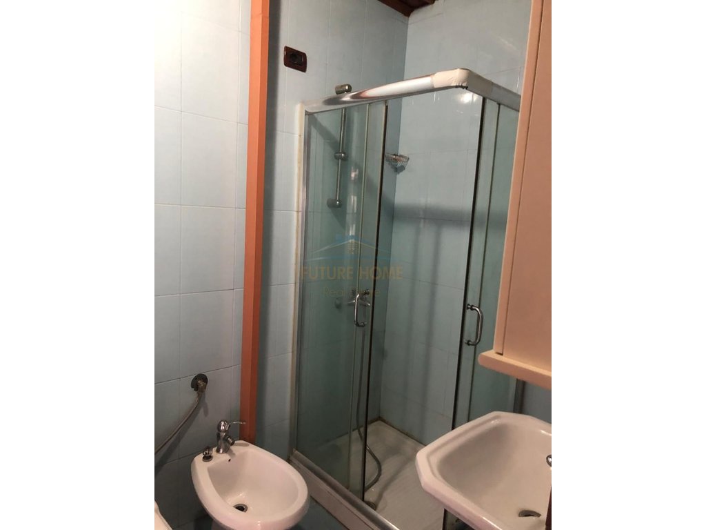 For sale, 3-story building, Fejzo Mema Street, Vlorë