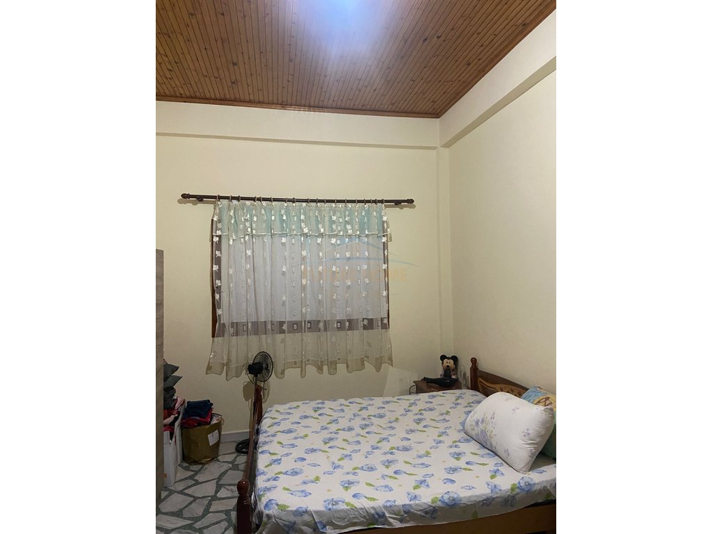For sale, 3-story building, Unaza Street, Pogradec