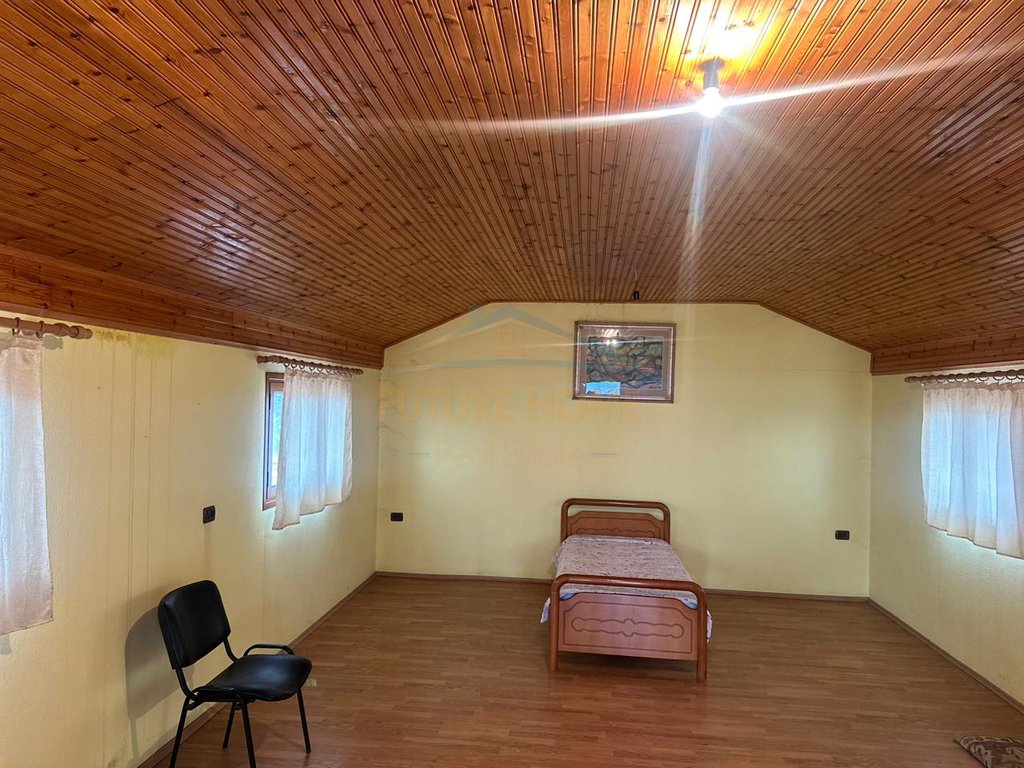 For sale, 3-story building, Unaza Street, Pogradec