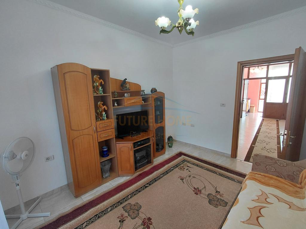 For sale, 3-story building, Vërdovë, Pogradec