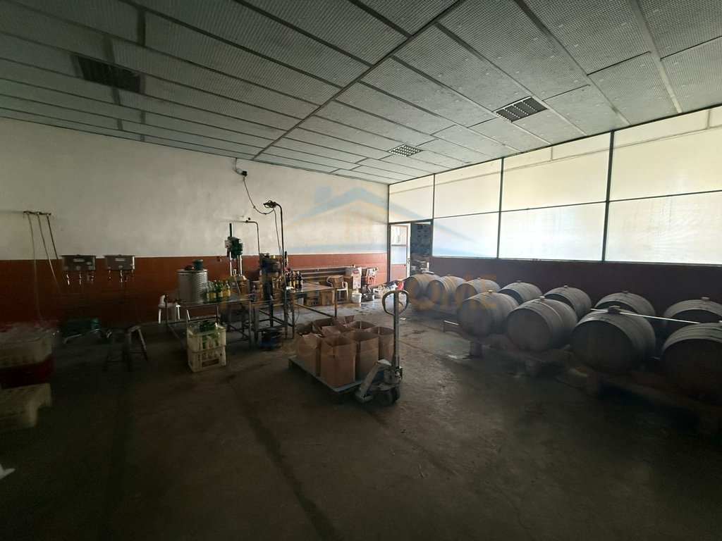 For sale, Building + Factory (Wine Cellar), Industrial Zone - Neighborhood 13, Korçë