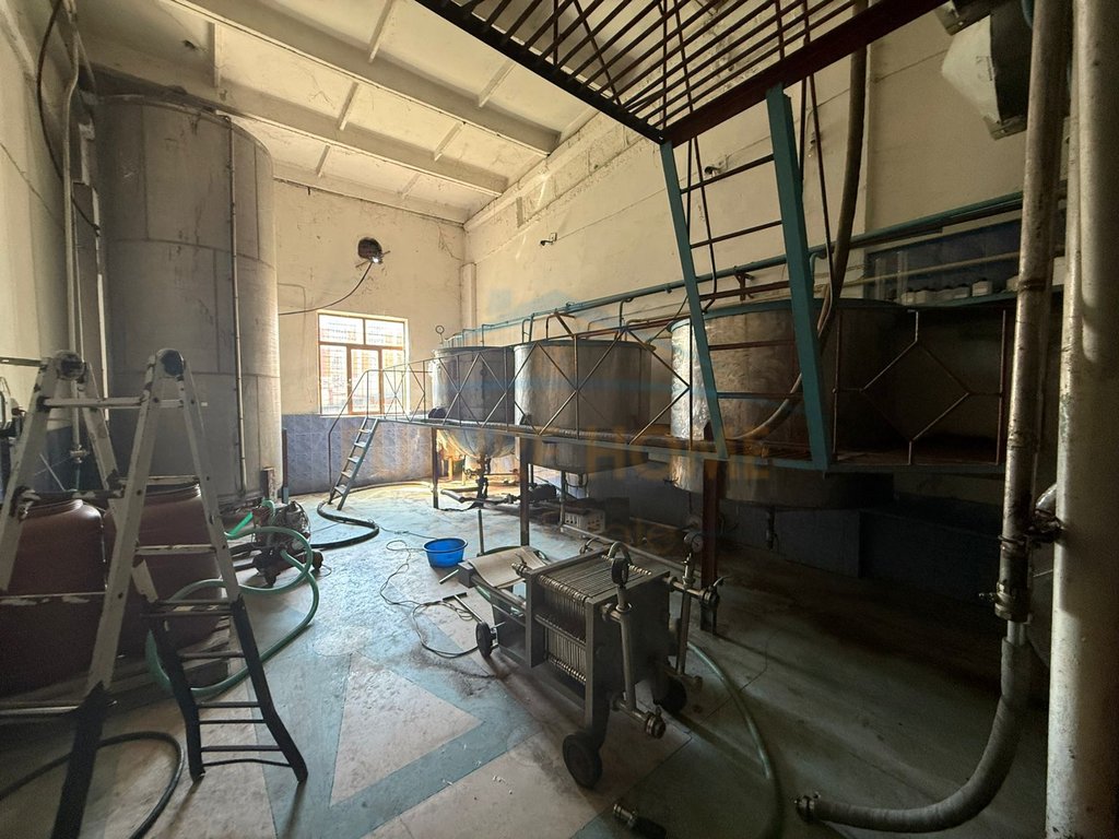 For sale, Building + Factory (Wine Cellar), Industrial Zone - Neighborhood 13, Korçë