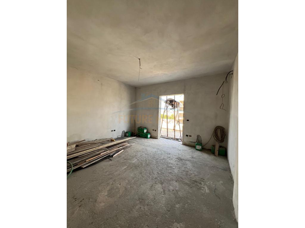 For sale, Papafingo 2+1+2 / 1+1 and Garzoniere Plazh Iliria, Durres
